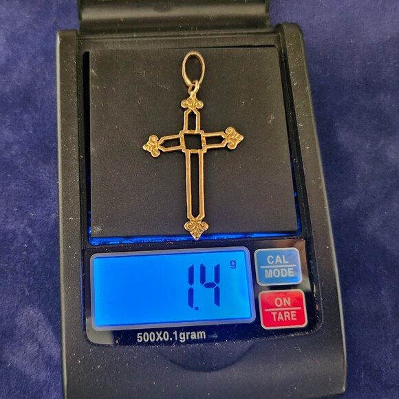 Unique One-of-a-Kind 10K Gold Cross Charm Pendant – 1.3 Grams - Picture 7 of 8